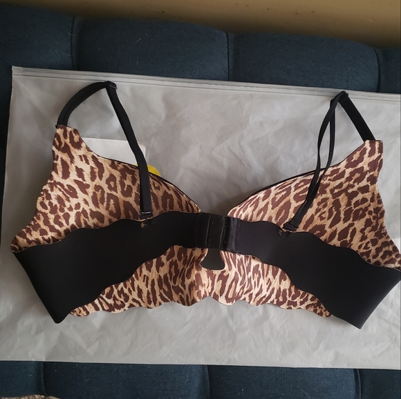 VS Bra - Picture 4 of 5